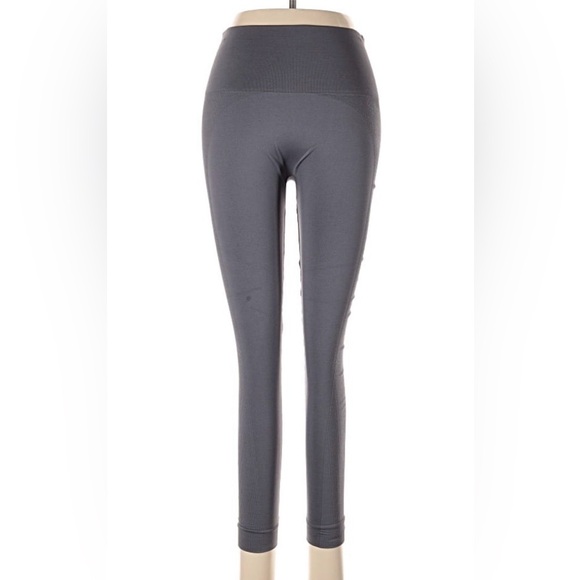 Set Active grey leggings size medium - Picture 4 of 4